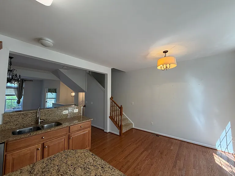 829 Rainier Rd — Photo 14