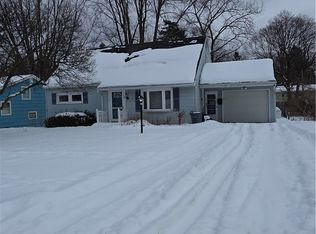 51 Caroline Dr, Rochester, NY 14624