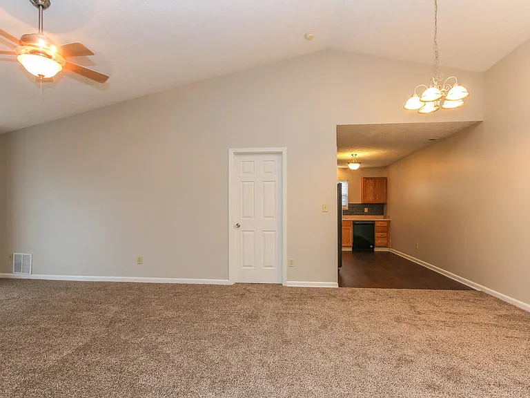 1327 Grand Canyon Cir — Photo 6