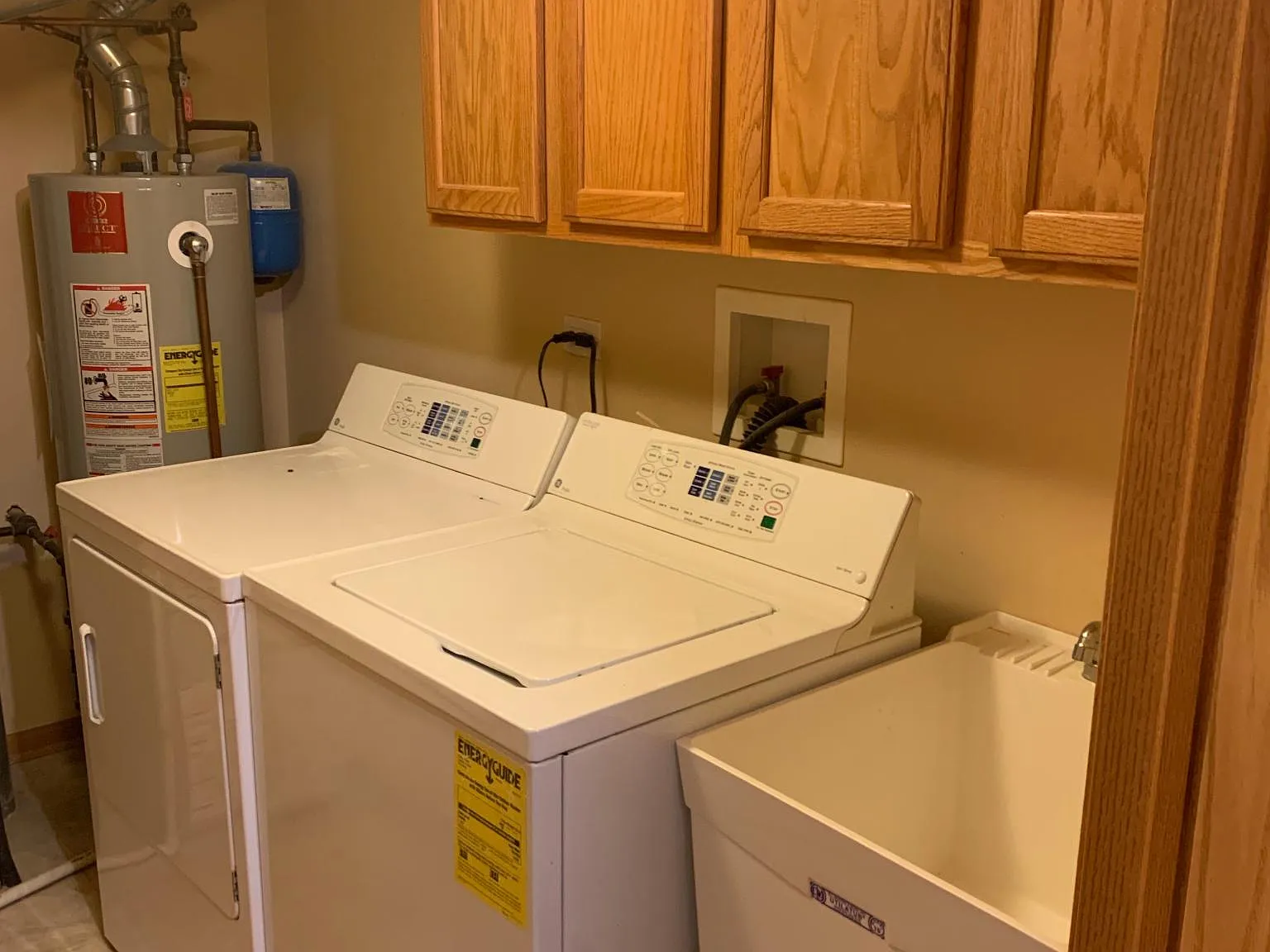 2 bed, 1300 sqft, $2,300 — Photo 4