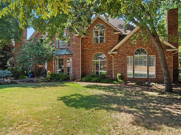 3rd image of 1901 Mission Hills Cir