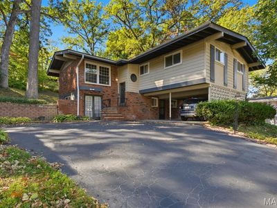 54 Willow Brook Dr, Saint Louis, MO, 63146