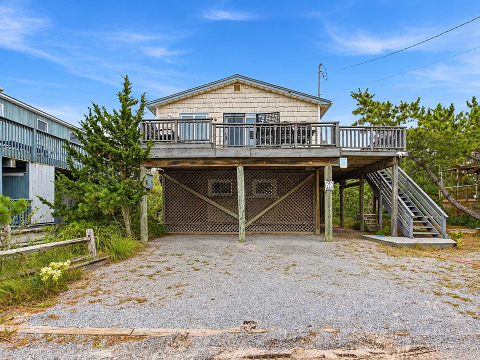 409 Dune Rd #A