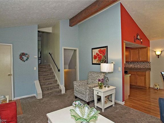 3rd image of 143 Tuckmere Dr