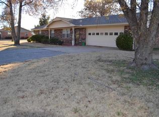 633 N 1st St, Cyril, OK 73029