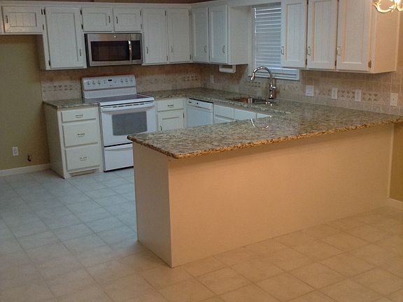 Kitchen / Granite Countertop