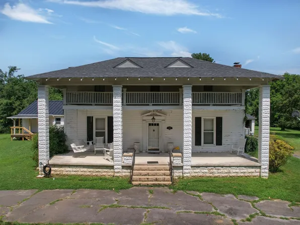 1158 Henson Dr, Florence, AL 35630