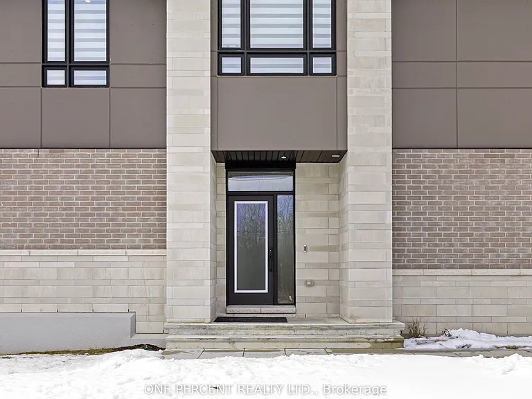 238 Bristol Cres — Photo 3