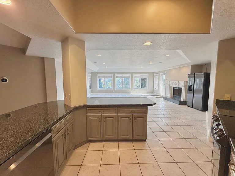 825 N Capitol Blvd — Photo 12