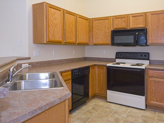 4th image of 7917 S Clarkson Ct