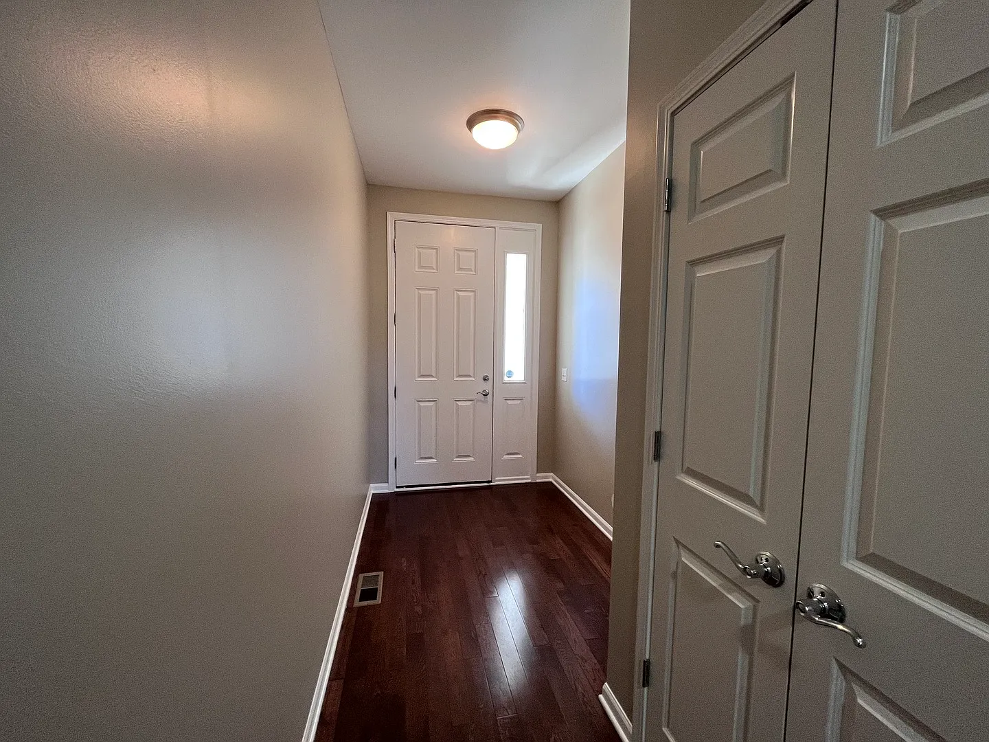 3 bed, 2.5 bath, 2955 sqft, $3,250 — Photo 3