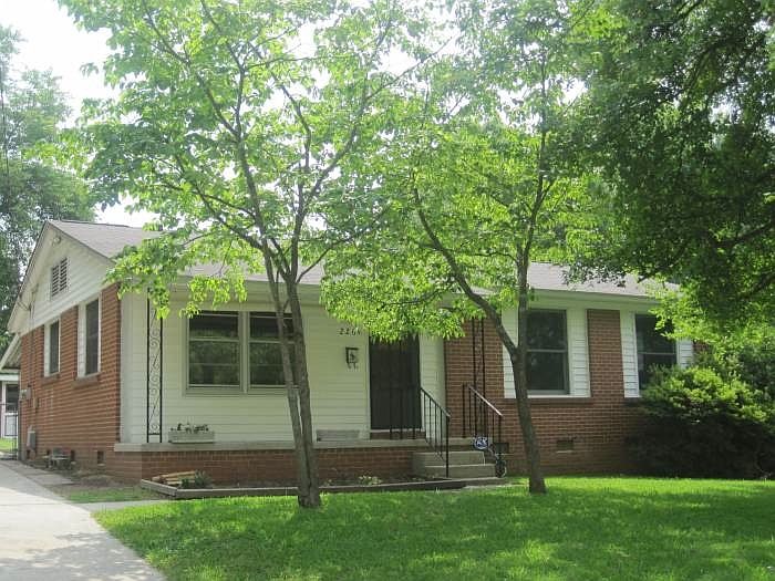 1st image of 2209 Linda Ln