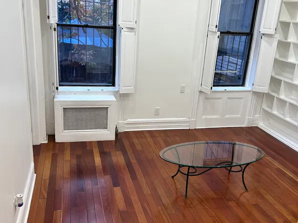 228 West 16th Street image 1 of 16