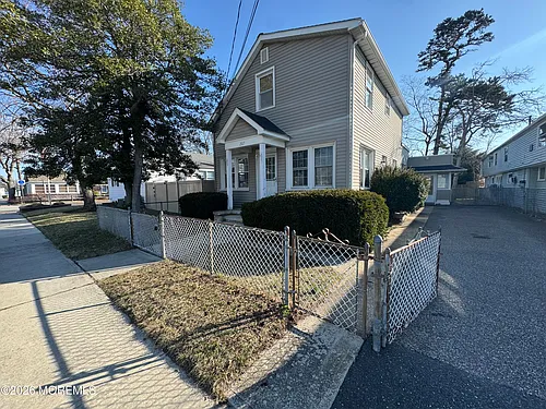 207 Ocean Gate Ave Photo 1