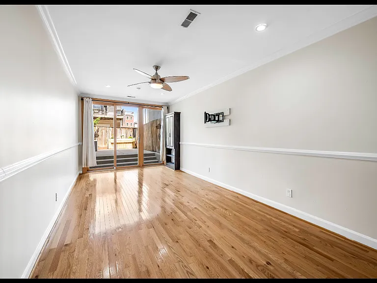 1346 Towson St — Photo 16