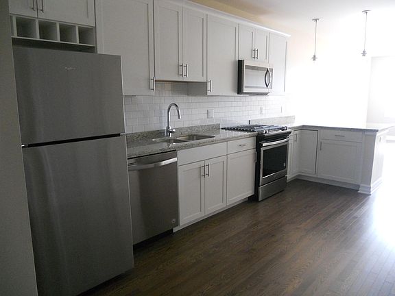 2nd image of 945 Kenmore Ave APT 310