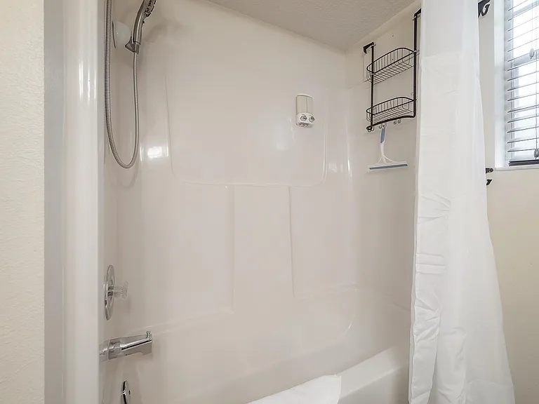 4210 W Roland St — Photo 6