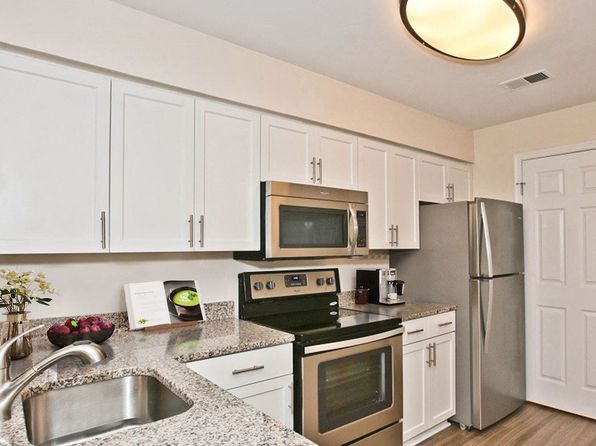 Saratoga Square | 7816 Rolling View Ln, Springfield, VA