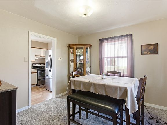 4th image of 2 Oakridge Rd