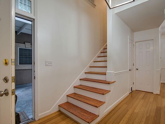 4th image of 310 Rose Hall