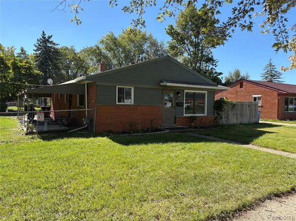 30215 Spring Arbor Dr, Inkster, MI 48141