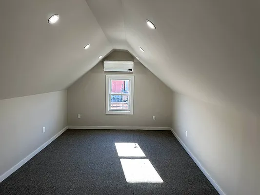 Rented by 18 REALTY | media 14