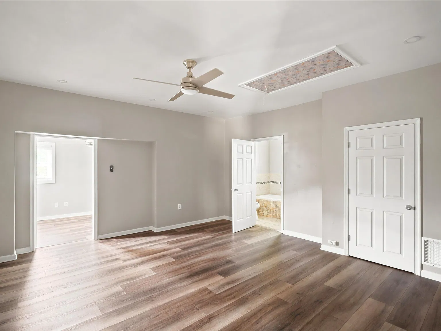 3 bed, $3,500 — Photo 3