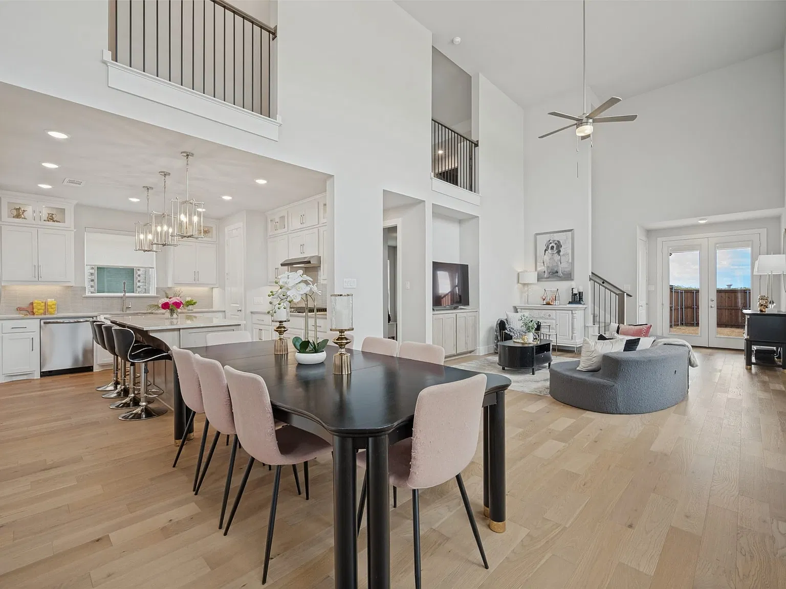 4 bed, 3.0 bath, 2578 sqft, $3,600 — Photo 4