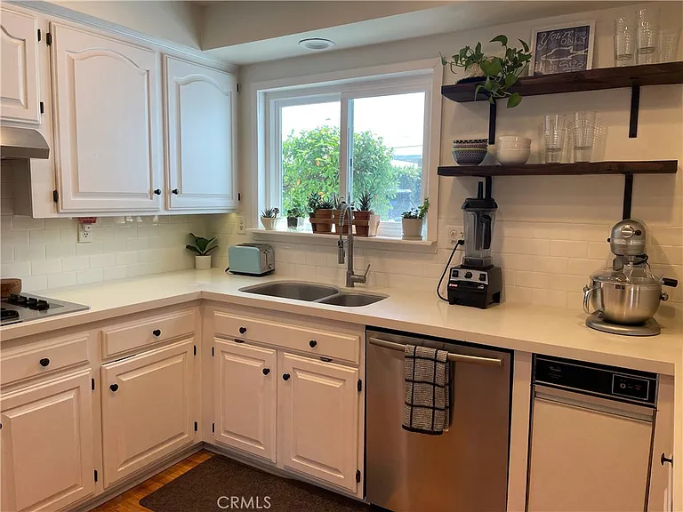 17731 Oak St — Photo 5
