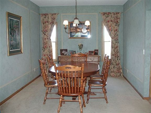 Formal Dining room w/built in hutch