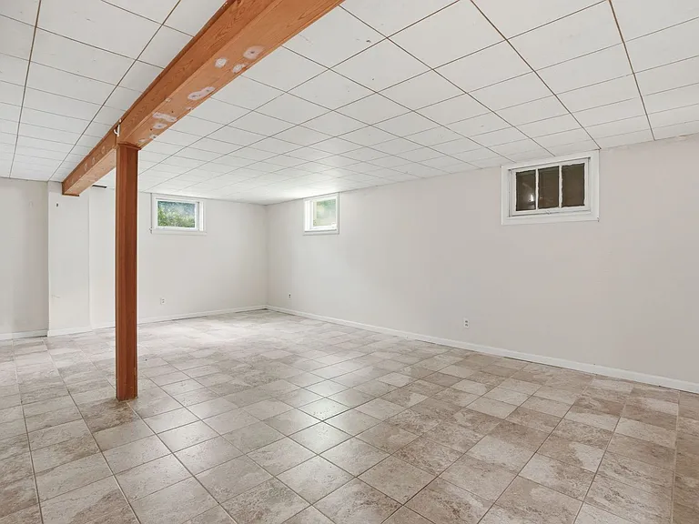 108 Battle St SW — Photo 21