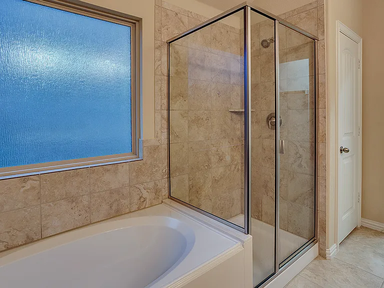 16613 Stillhouse Hollow Ct — Photo 32