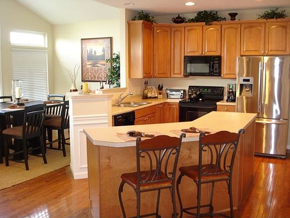 Gorgeous Kitchen w/Huge Island