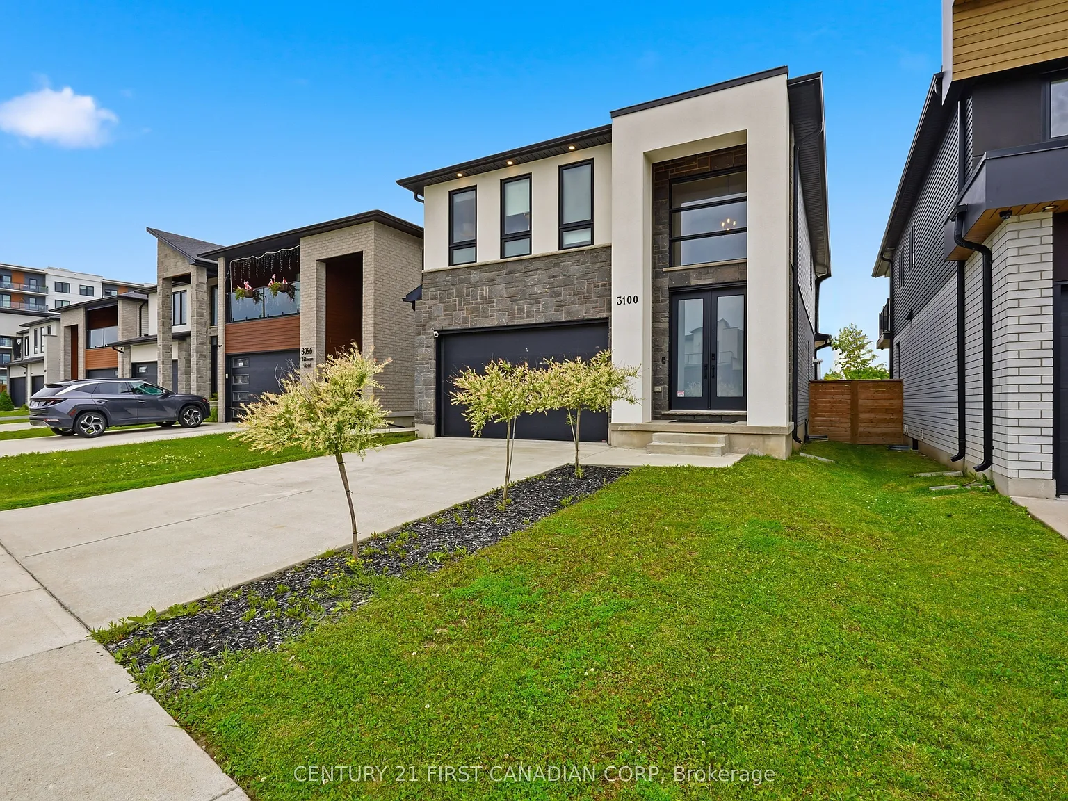 5 bed, $3,899 — Photo 1