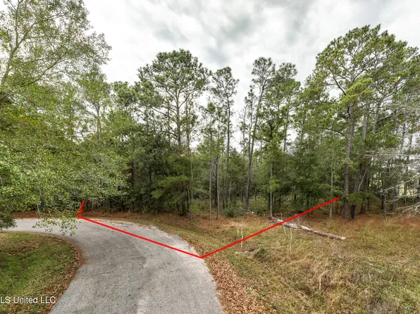 Poinsetta Loop Lot 9, Pass Christian, MS 39571