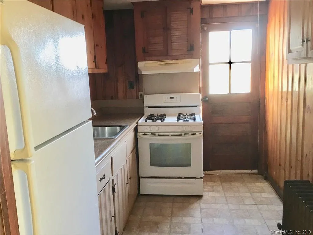 53 Grove St — Photo 4