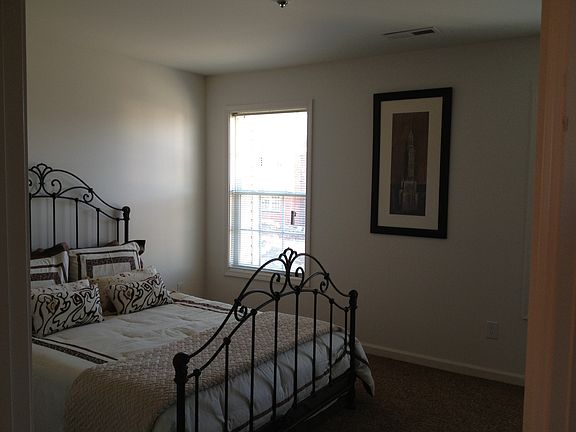 5th image of 471 Hays Blvd