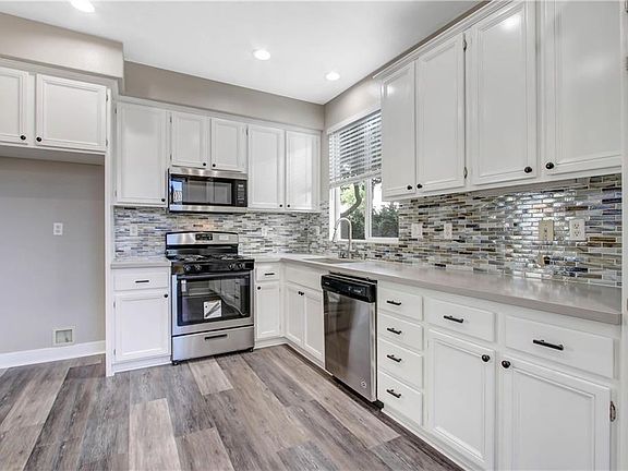 3rd image of 24622 Montevista Cir