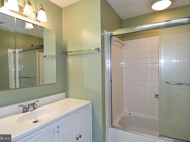 4037 Broadwire Dr — Photo 17