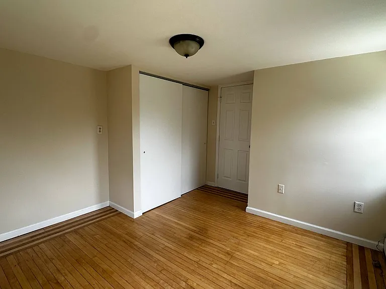 245 Lattintown Rd — Photo 15