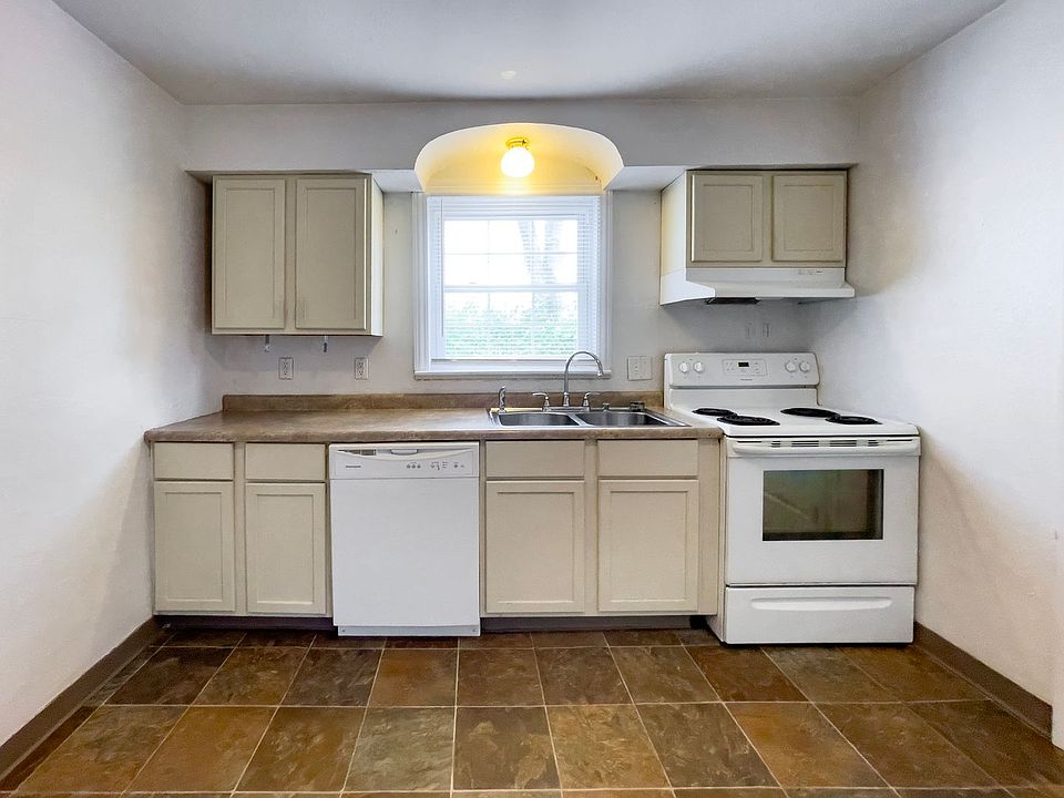 1st image of 1512 N Woodridge Ave