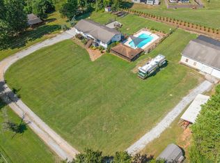 214 Old Clover Hill Rd, Maryville, TN 37803