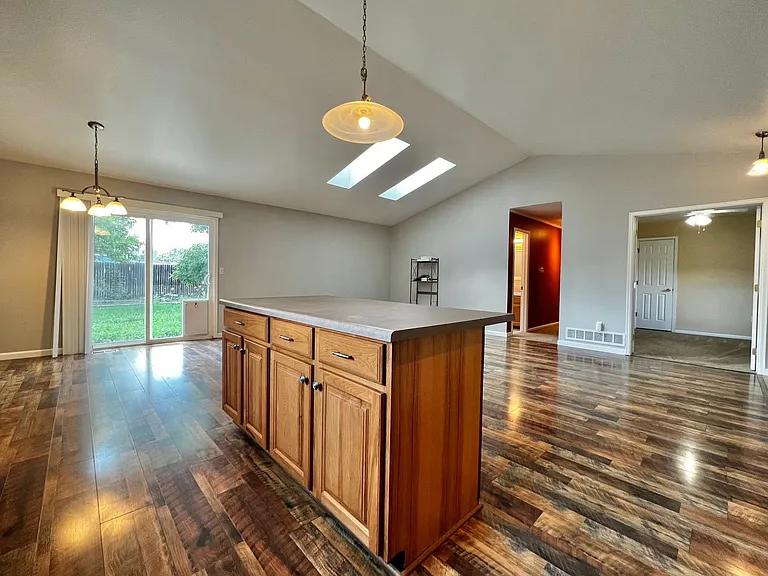1065 S Edinburgh Dr — Photo 4