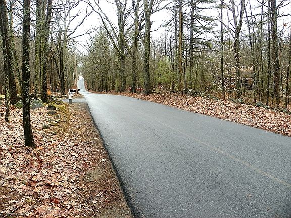2nd image of 24 Old County Rd