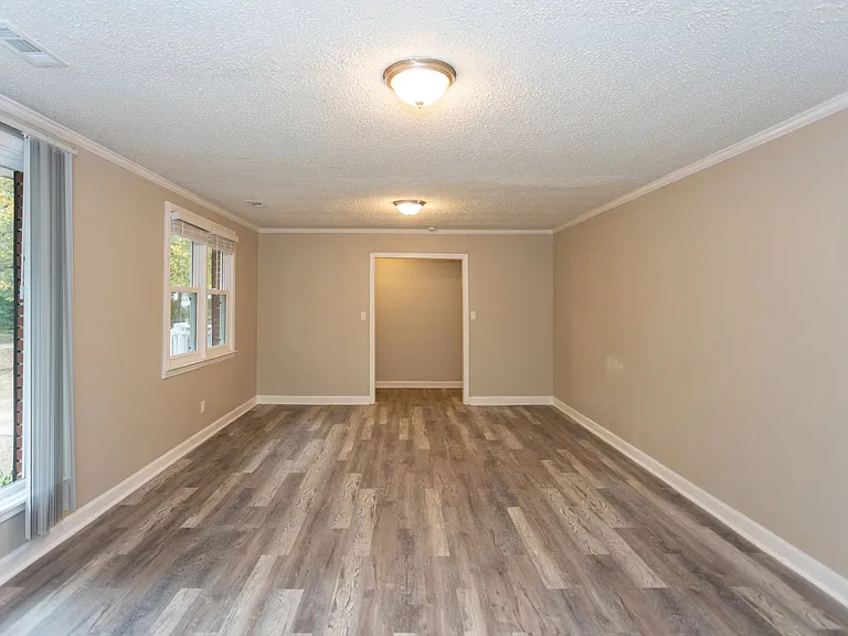 435 McCleary Ln — Photo 10