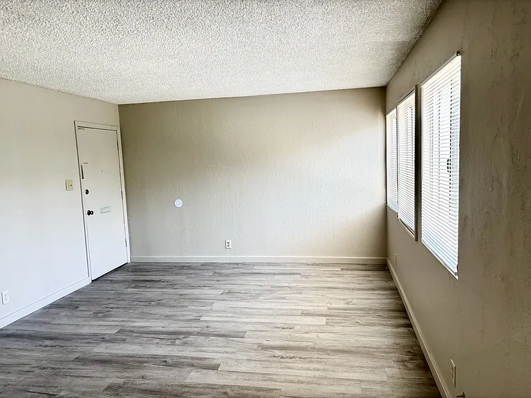 1280 University Ave #B — Photo 2