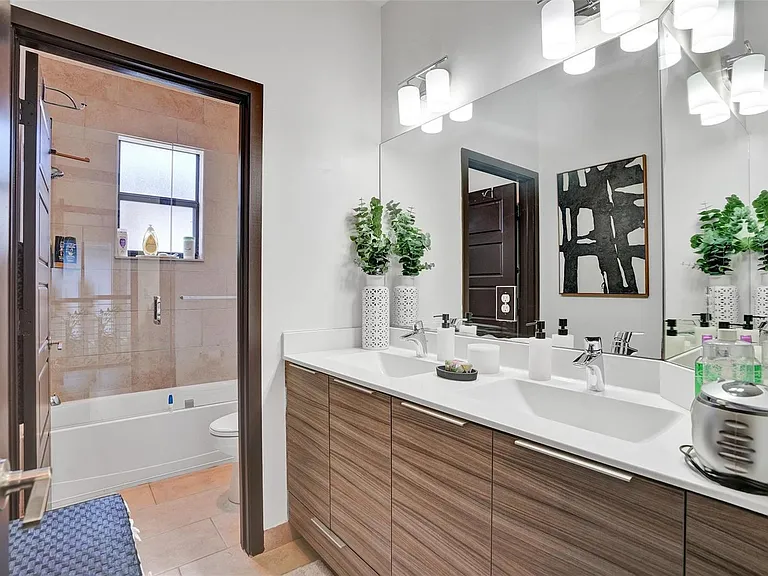 15501 NW 88th Ave — Photo 56