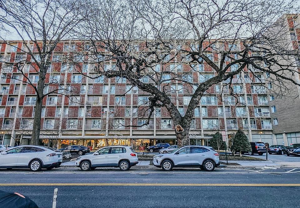 1st image of 800 4th St SW APT S402