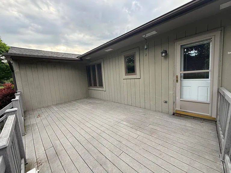 741 Woods Ct — Photo 28