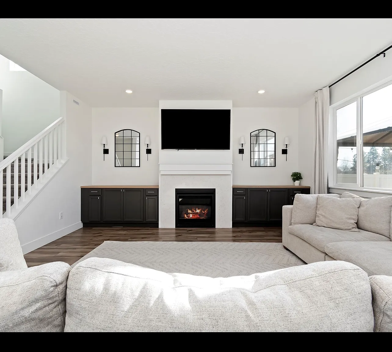 775 Knowledge St — Photo 2